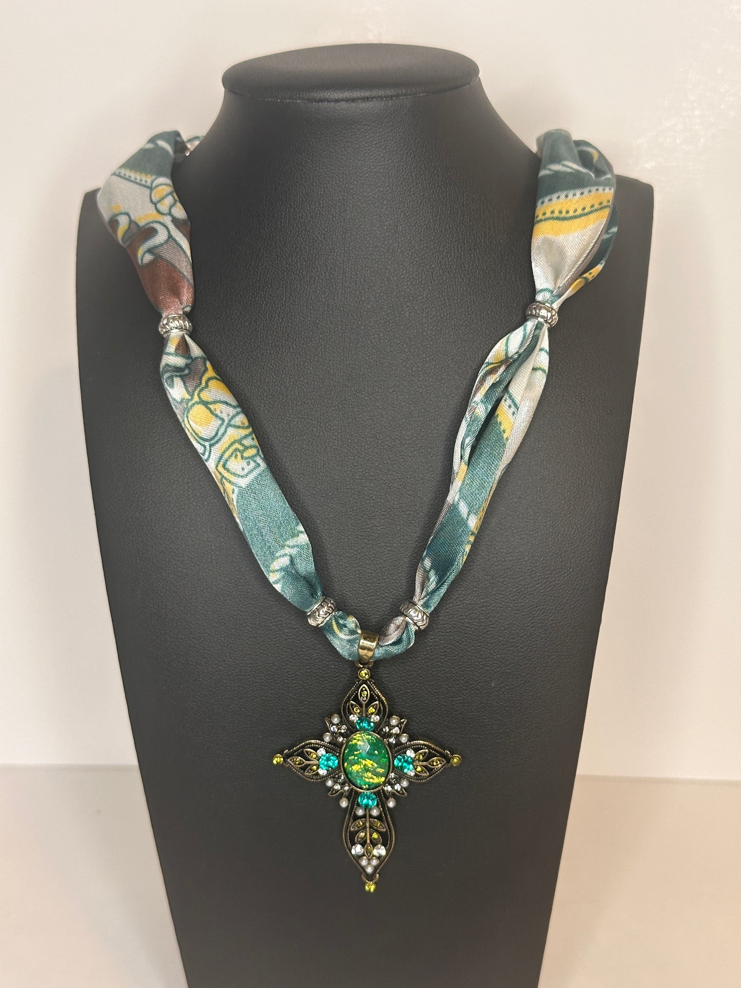Emerald Scarf Necklace