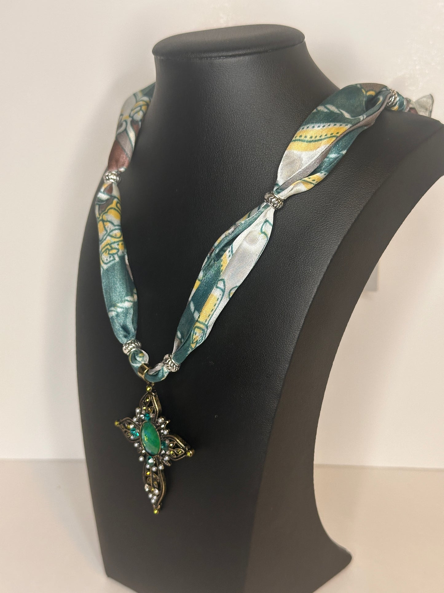 Emerald Scarf Necklace