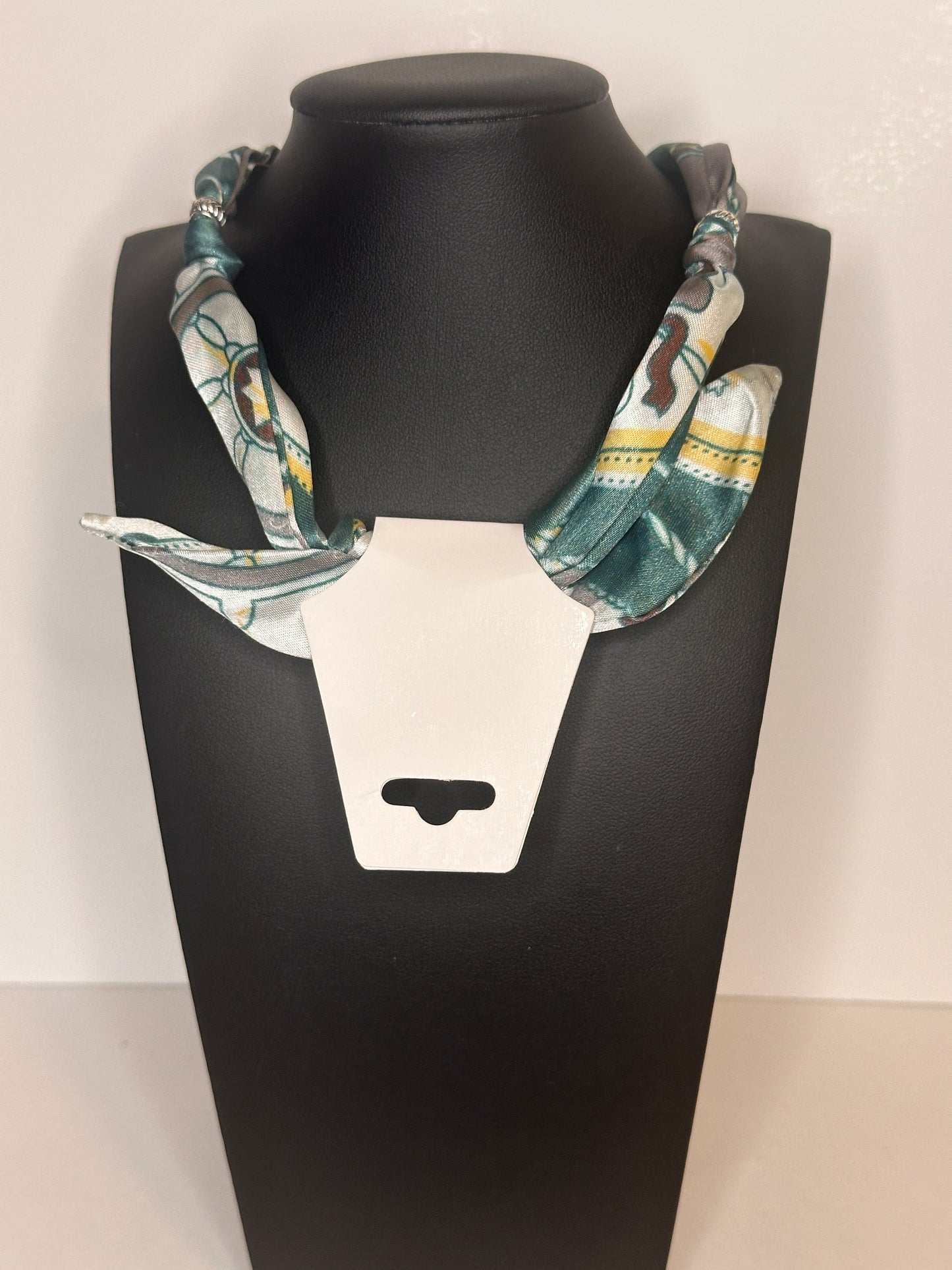 Emerald Scarf Necklace